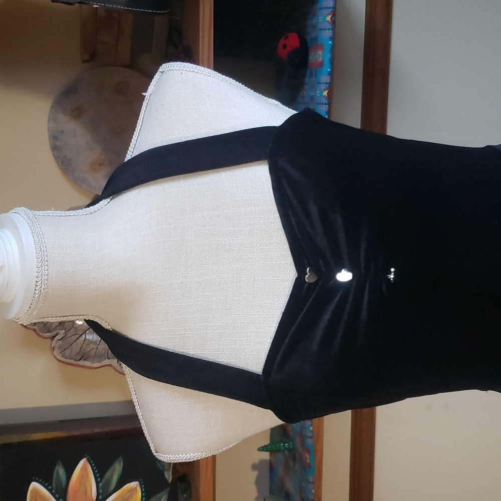 ✅SOLD✅ Black velour halter dress size large - Picture 2 of 8